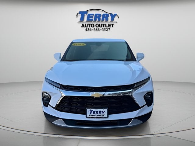 Pre-Owned 2025 Chevrolet Blazer LT - photo - 2