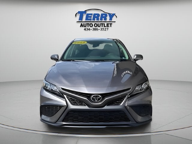 Pre-Owned 2024 Toyota Camry SE - photo - 2