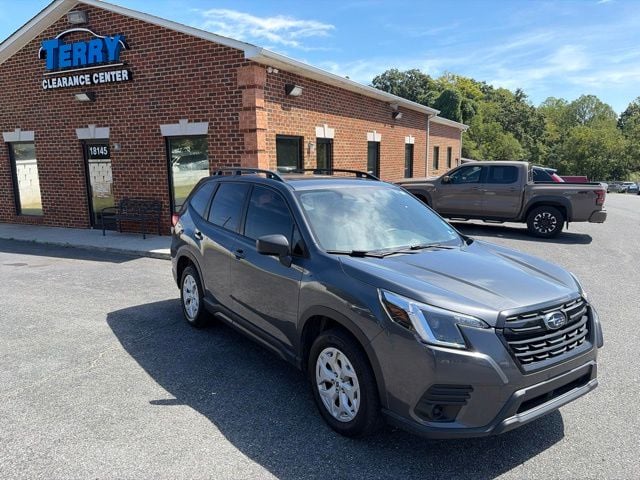 Pre-Owned 2022 Subaru Forester Base - photo - 0