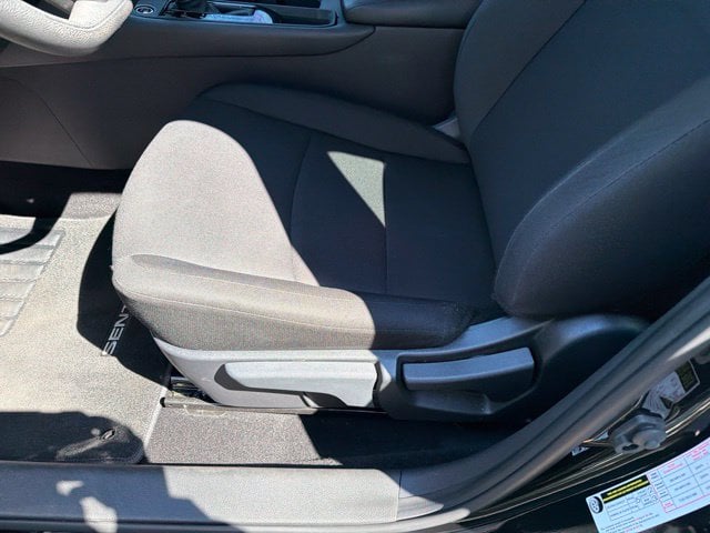 Pre-Owned 2025 Nissan Sentra S - photo - 5