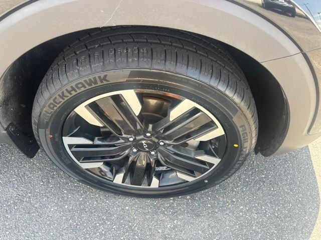 Pre-Owned 2023 Kia Telluride SX-Prestige - photo - 18