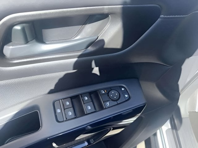 Pre-Owned 2025 Nissan Pathfinder SV - photo - 4