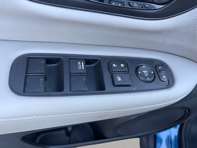 Pre-Owned 2017 Honda HR-V LX - photo - 8