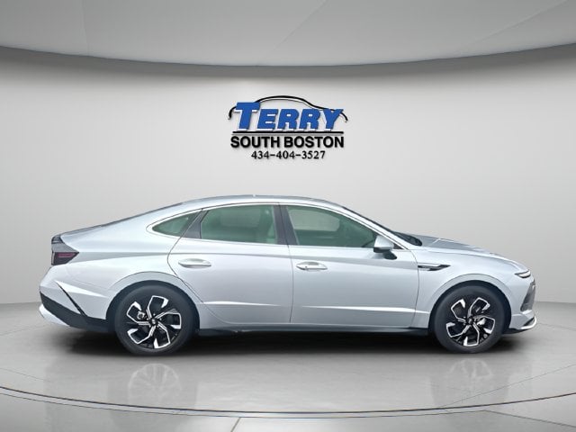 Pre-Owned 2025 Hyundai Sonata SEL - photo - 0