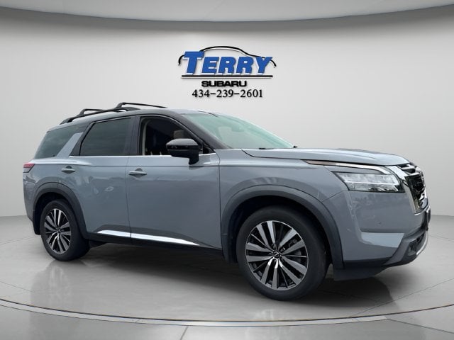 Pre-Owned 2022 Nissan Pathfinder Platinum - photo - 0