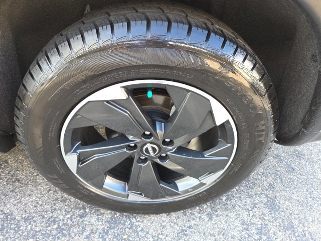 Pre-Owned 2025 Nissan Rogue SV - photo - 16