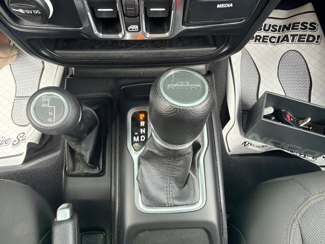 Pre-Owned 2023 Jeep Gladiator Sport S - photo - 22