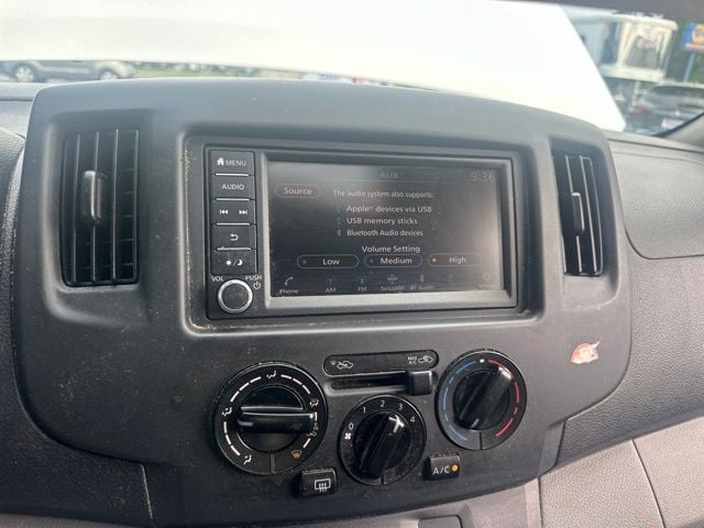 Pre-Owned 2021 Nissan NV200 S - photo - 12