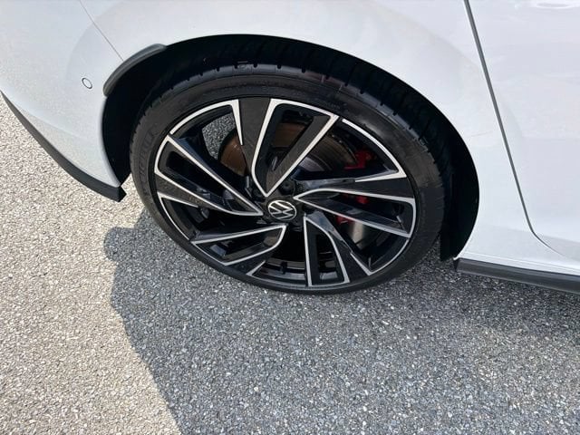 Pre-Owned 2023 Volkswagen Golf GTI Autobahn - photo - 30