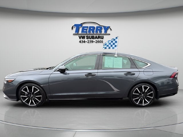 Pre-Owned 2024 Honda Accord Hybrid Touring - photo - 1