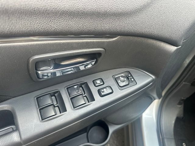 Pre-Owned 2025 Mitsubishi Outlander Sport 2.0 ES - photo - 5
