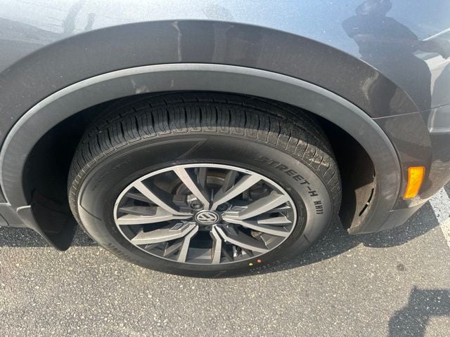 Pre-Owned 2020 Volkswagen Tiguan 2.0T SE - photo - 18