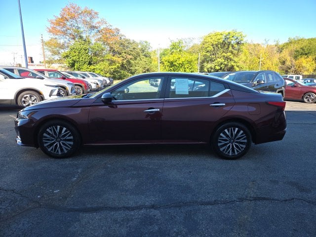 Pre-Owned 2025 Nissan Altima 2.5 SV - photo - 2
