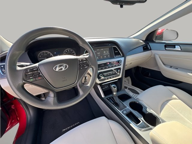 Pre-Owned 2017 Hyundai Sonata Sport - photo - 4