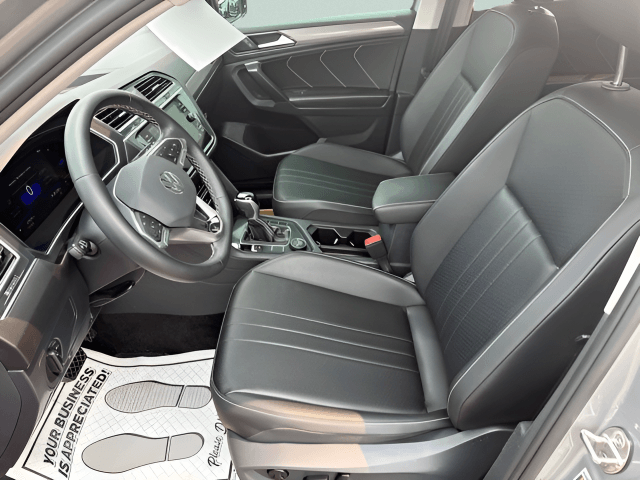 Pre-Owned 2023 Volkswagen Tiguan 2.0T SE - photo - 5