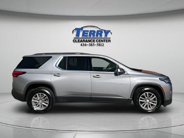 Pre-Owned 2023 Chevrolet Traverse LT - photo - 0