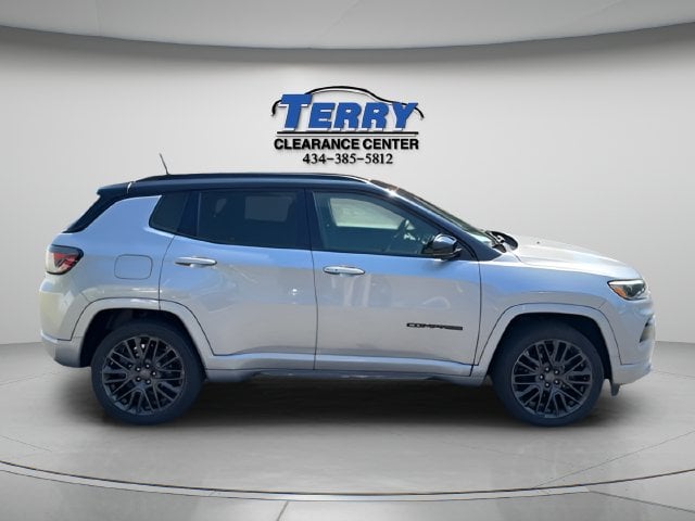Pre-Owned 2022 Jeep Compass Limited - photo - 0