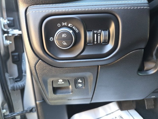 Pre-Owned 2022 Ram 1500 Limited - photo - 17