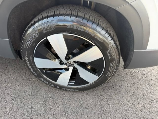 Pre-Owned 2025 Volkswagen Taos 1.5T S - photo - 28
