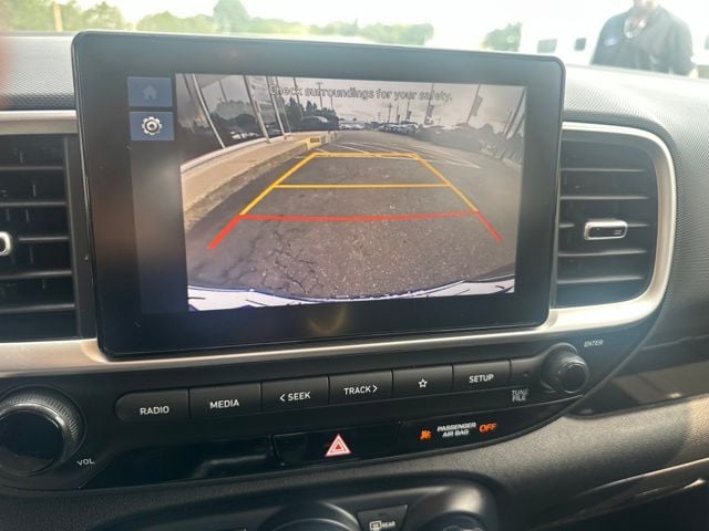 Pre-Owned 2023 Hyundai Venue SEL - photo - 12