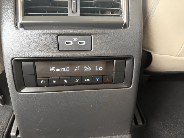 Pre-Owned 2025 Mazda CX-90 3.3 Turbo Premium - photo - 8