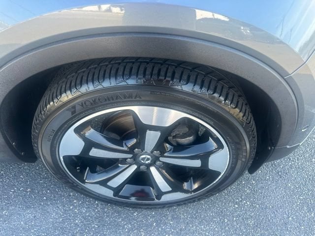 Pre-Owned 2019 Volvo XC40 Momentum - photo - 16