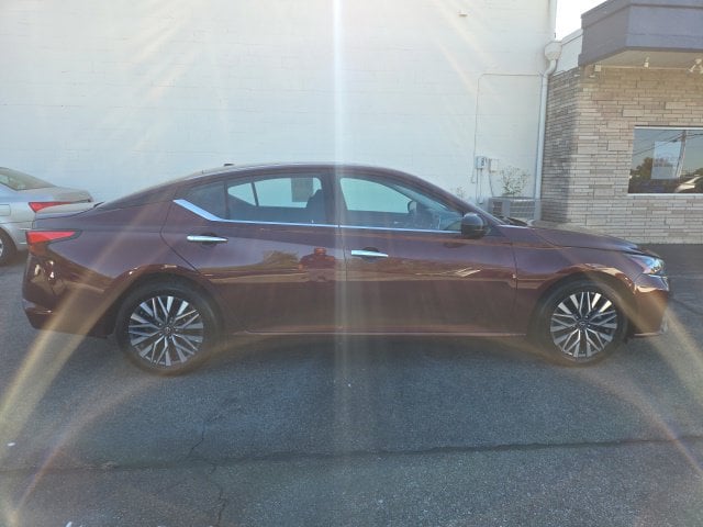 Pre-Owned 2025 Nissan Altima 2.5 SV - photo - 6