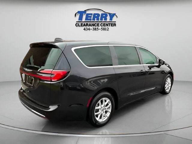 Pre-Owned 2023 Chrysler Pacifica Touring L - photo - 4