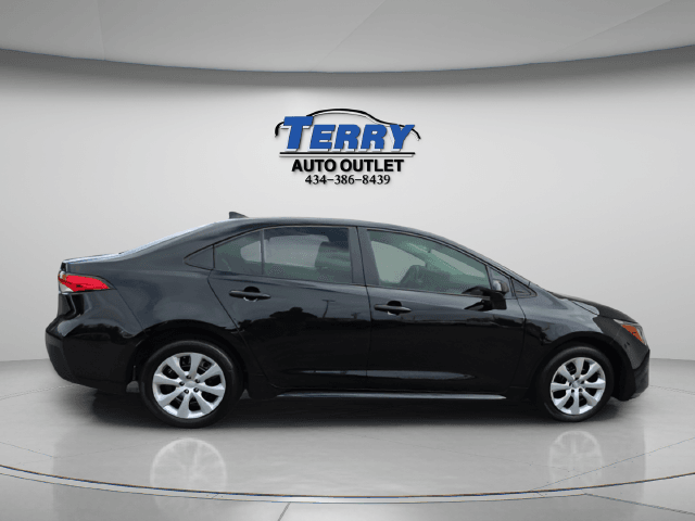 Pre-Owned 2025 Toyota Corolla LE - photo - 0