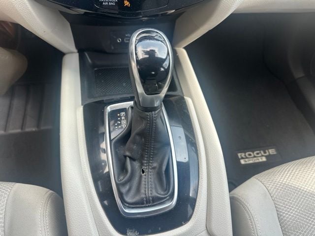 Pre-Owned 2020 Nissan Rogue Sport SV - photo - 12