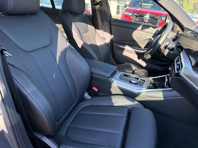 Pre-Owned 2024 BMW 3 Series 330i xDrive - photo - 16