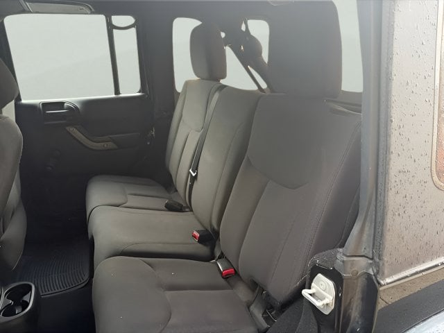 Pre-Owned 2016 Jeep Wrangler Unlimited Sport - photo - 6