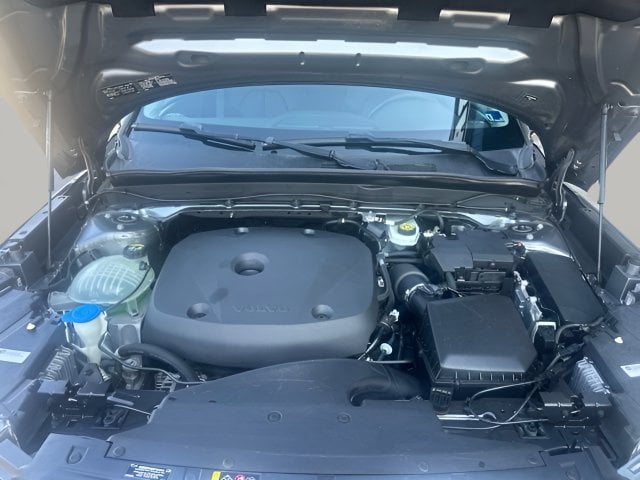 Pre-Owned 2019 Volvo XC40 Momentum - photo - 15