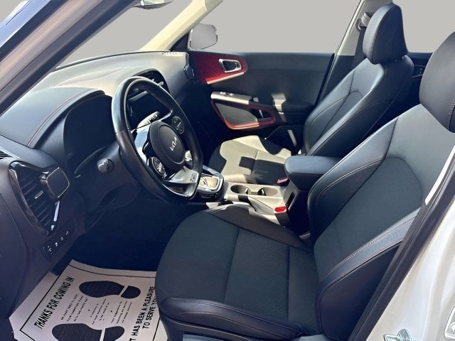 Pre-Owned 2023 Kia Soul GT-Line - photo - 8