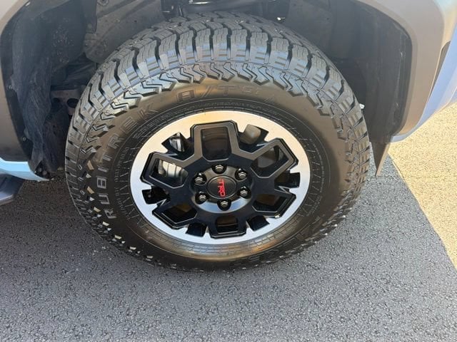 Pre-Owned 2025 Toyota 4Runner TRD Off-Road - photo - 26