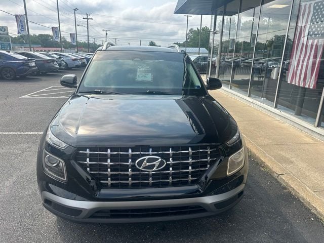 Pre-Owned 2023 Hyundai Venue SEL - photo - 1