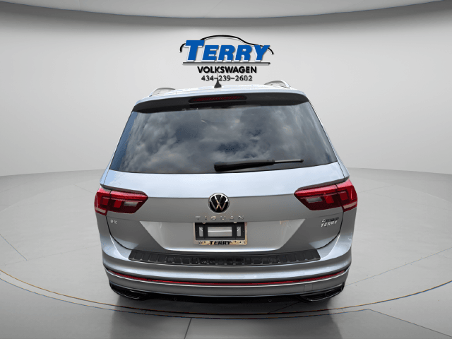 Pre-Owned 2024 Volkswagen Tiguan 2.0T SE R-Line Black - photo - 3