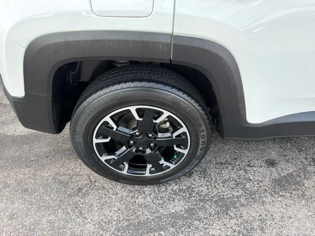 Pre-Owned 2023 Jeep Renegade Latitude - photo - 15